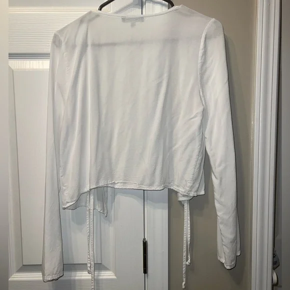 Kendall & Kylie cropped women’s double tie long sleeve size large - Picture 4 of 5